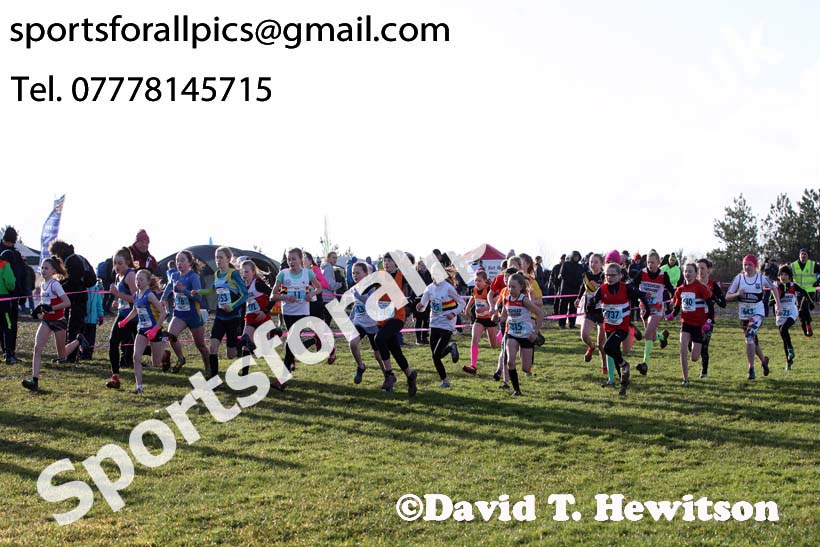 Girls under-13s Start Fitness NEHL, Herrington Country Park, near Sunderland. Photo:  David T. Hewitson/Sports for All Pics